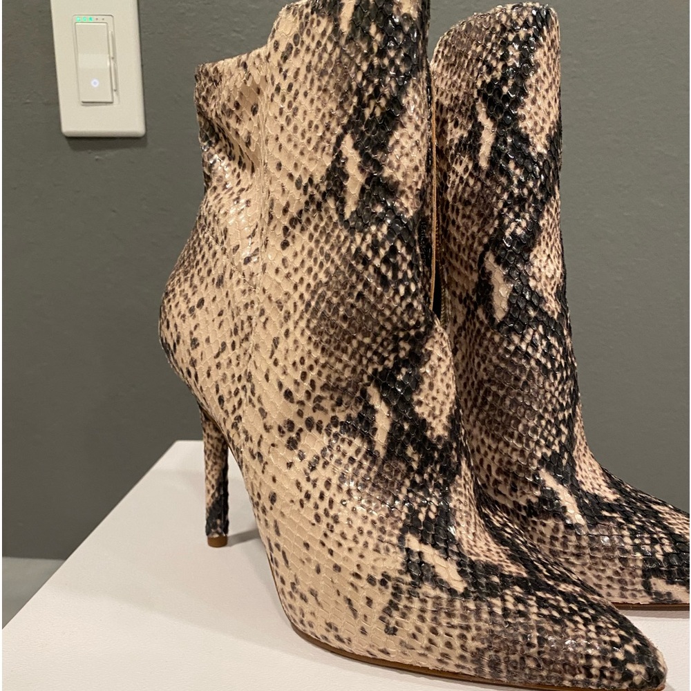 Jessica Simpson Beige and Black Snakeskin Heeled Ankle Boots